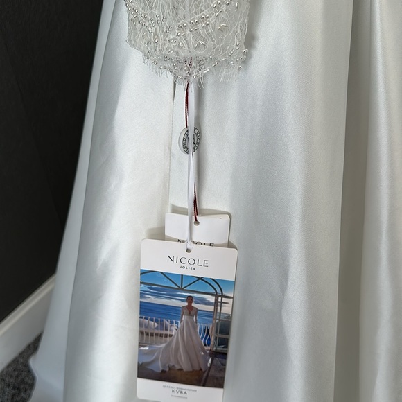 Nicole Jolies Kyra Wedding Dress - Picture 10 of 11